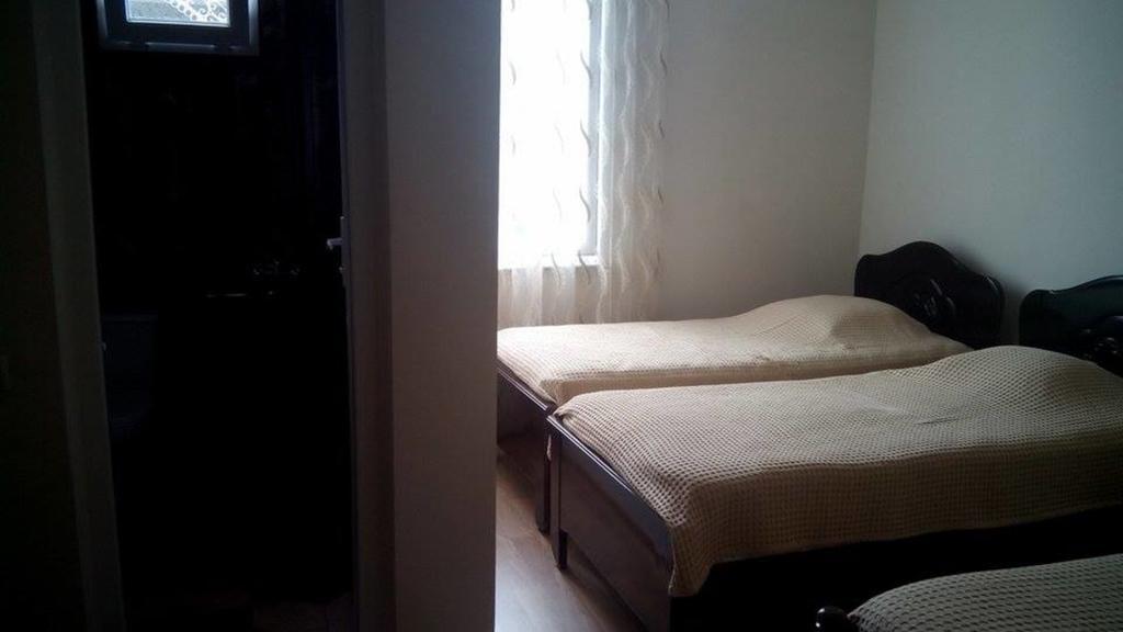 Guest House Μπατούμι Εξωτερικό φωτογραφία