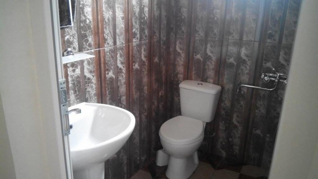 Guest House Μπατούμι Εξωτερικό φωτογραφία